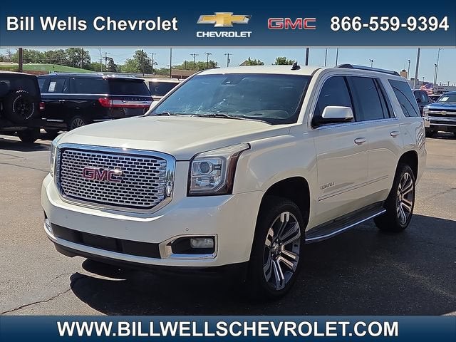 2015 GMC Yukon Denali in White Diamond Tricoat — front three-quarter view